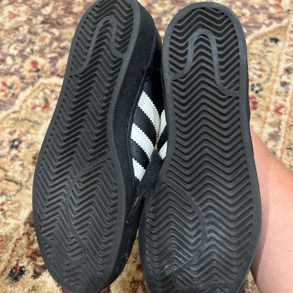 Adidas Superstar shoes - Picture 5 of 7